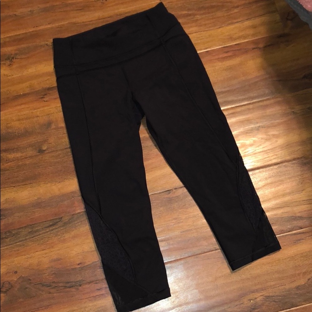 Lululemon Black Crop Netted Legging Size 6